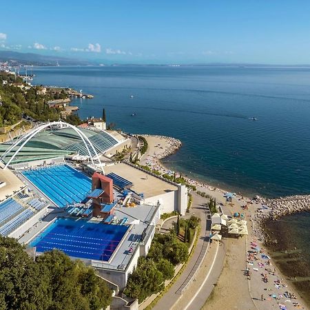 Apartment Rijeka With Sea View Bagian luar foto
