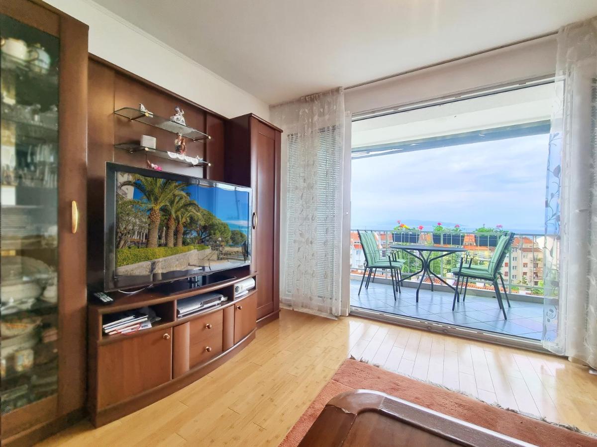 Apartment Rijeka With Sea View Bagian luar foto