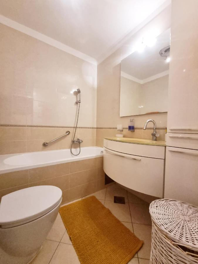 Apartment Rijeka With Sea View Bagian luar foto